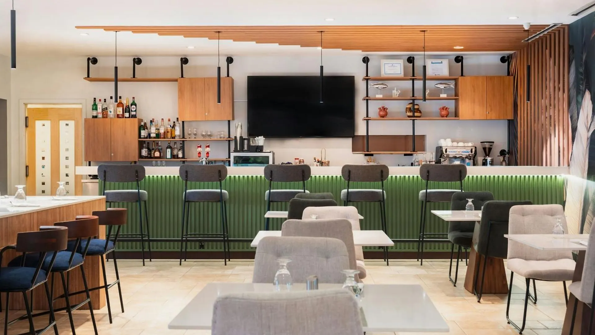 Hotel Courtyard By Marriott Bridgetown, Barbados 3*, Bridgetown Barbados